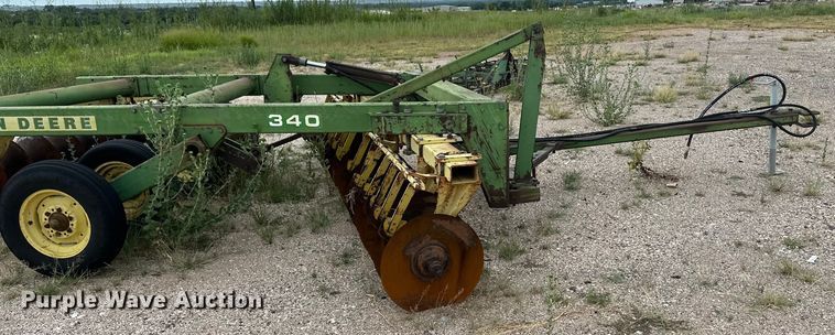 image for item OM9548 John Deere 340 off-set disk