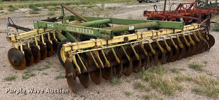 image for item OM9548 John Deere 340 off-set disk