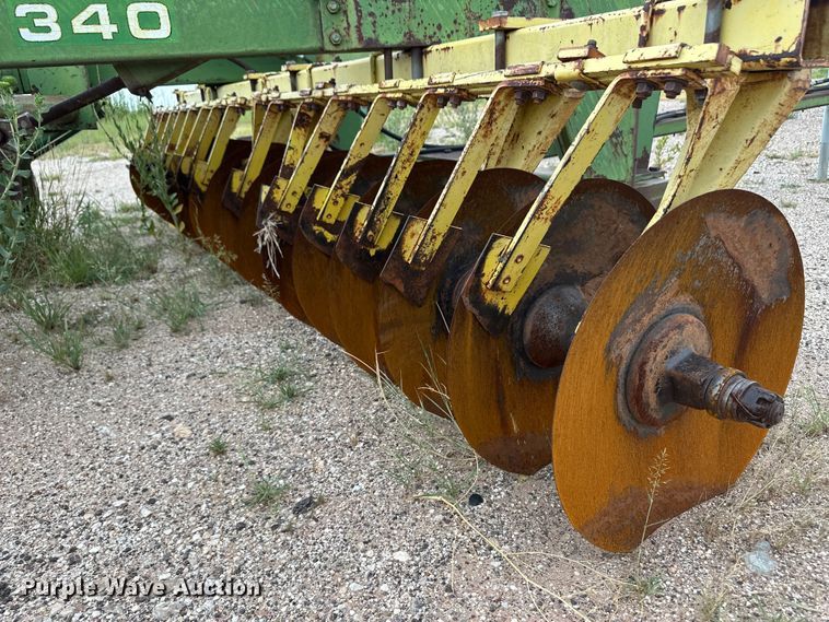 image for item OM9548 John Deere 340 off-set disk