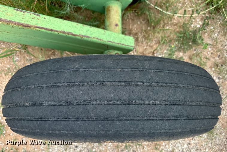 image for item OM9548 John Deere 340 off-set disk