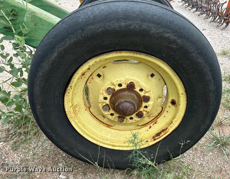 image for item OM9548 John Deere 340 off-set disk