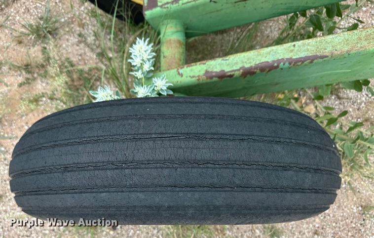 image for item OM9548 John Deere 340 off-set disk