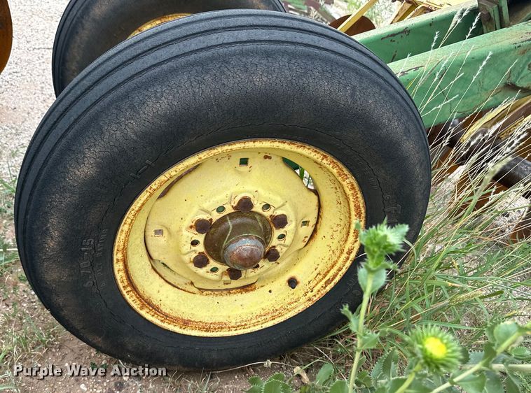 image for item OM9548 John Deere 340 off-set disk