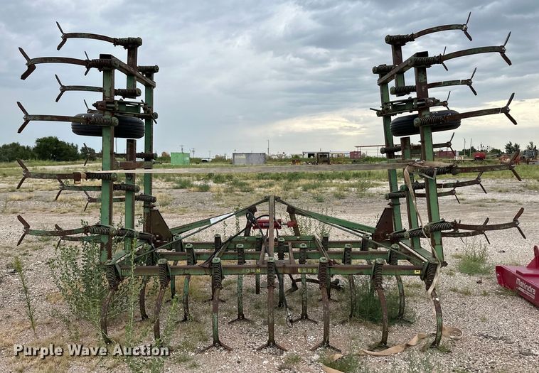 image for item OM9550 John Deere field cultivator