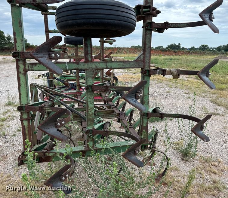 image for item OM9550 John Deere field cultivator