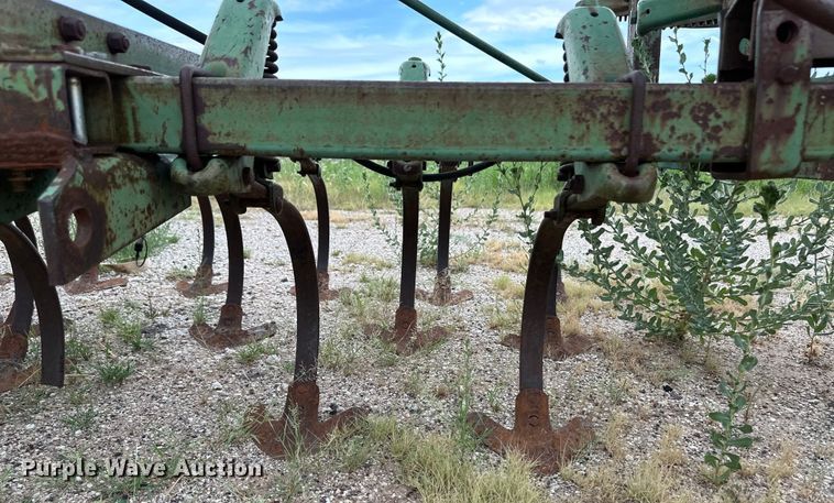 image for item OM9550 John Deere field cultivator
