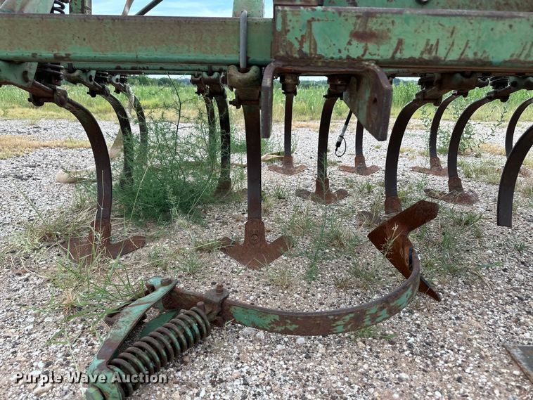 image for item OM9550 John Deere field cultivator