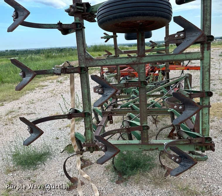 image for item OM9550 John Deere field cultivator