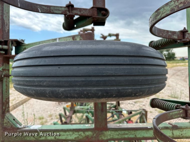 image for item OM9550 John Deere field cultivator