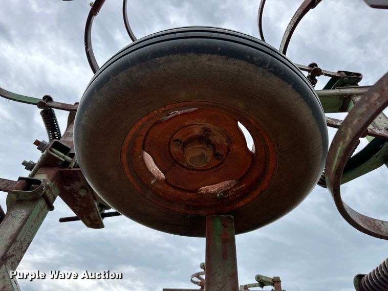 image for item OM9550 John Deere field cultivator