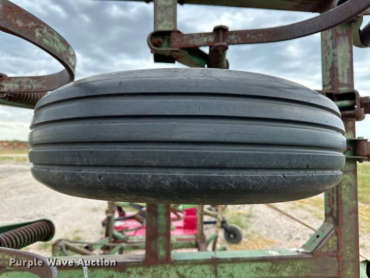image for item OM9550 John Deere field cultivator