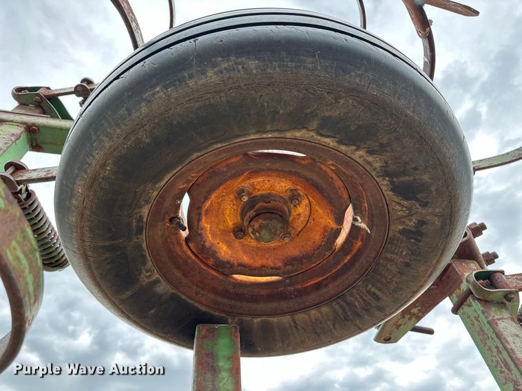 image for item OM9550 John Deere field cultivator