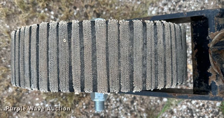 image for item OM9551 Mahindra 6' HD rotary mower