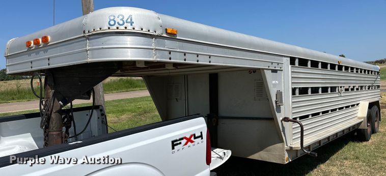 image for item OM9558 1988 Feather Lite GN 722 LP livestock trailer