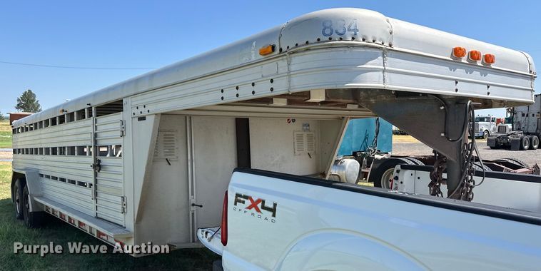 image for item OM9558 1988 Feather Lite GN 722 LP livestock trailer