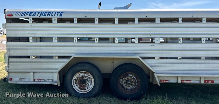 image for item OM9558 1988 Feather Lite GN 722 LP livestock trailer