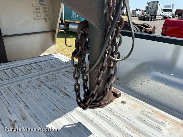 image for item OM9558 1988 Feather Lite GN 722 LP livestock trailer