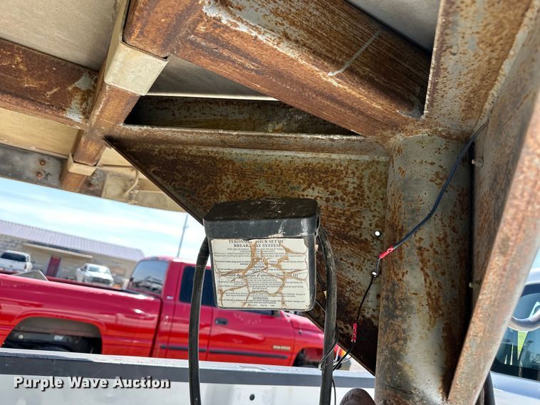 image for item OM9558 1988 Feather Lite GN 722 LP livestock trailer