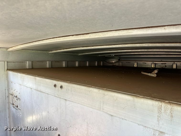 image for item OM9558 1988 Feather Lite GN 722 LP livestock trailer