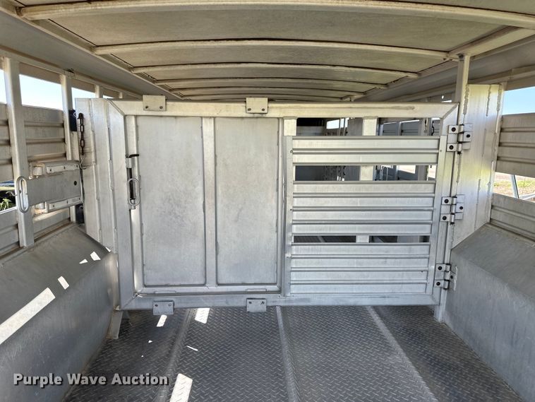 image for item OM9558 1988 Feather Lite GN 722 LP livestock trailer