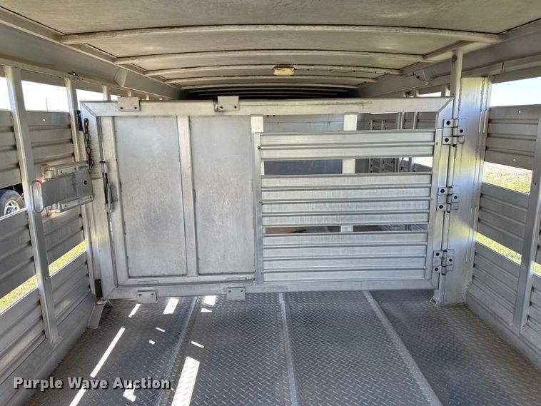 image for item OM9558 1988 Feather Lite GN 722 LP livestock trailer