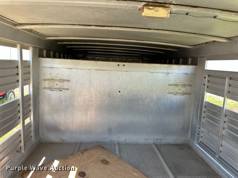 image for item OM9558 1988 Feather Lite GN 722 LP livestock trailer