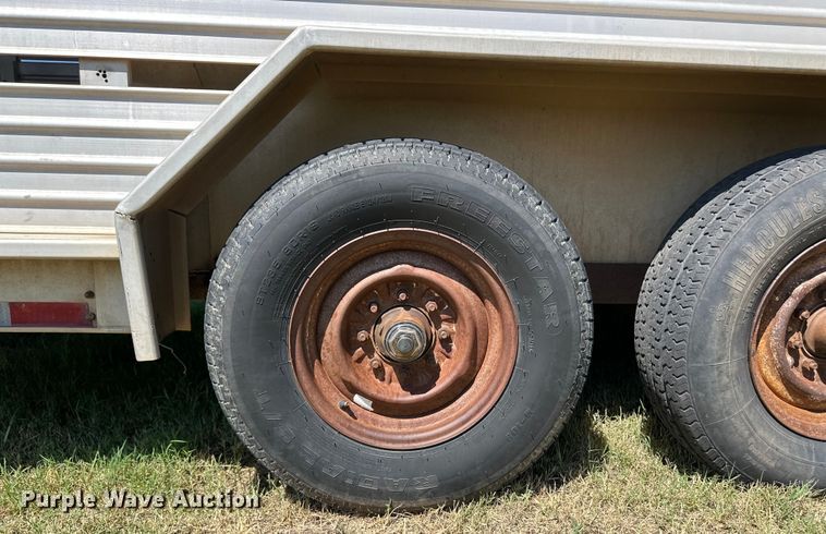 image for item OM9558 1988 Feather Lite GN 722 LP livestock trailer