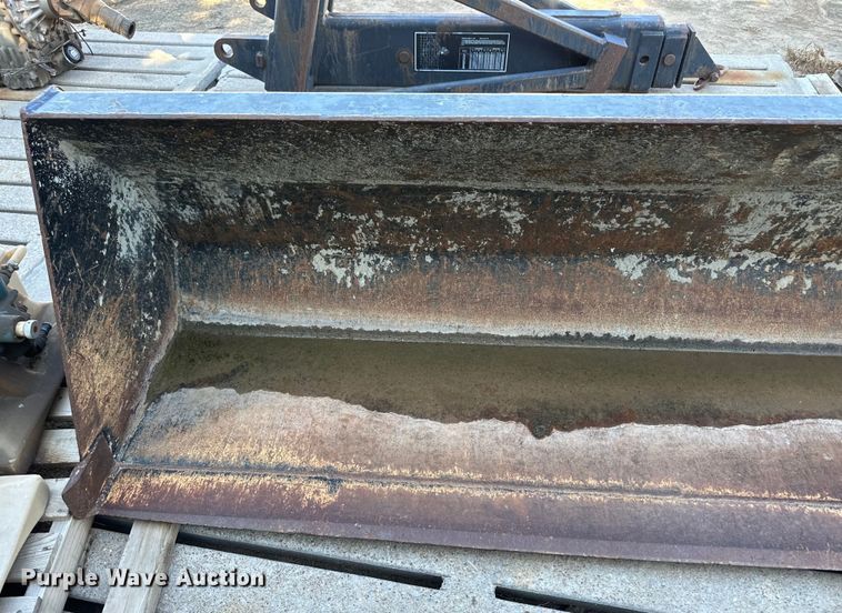 image for item OM9591 Lull Skytrak 7110744 telehandler bucket