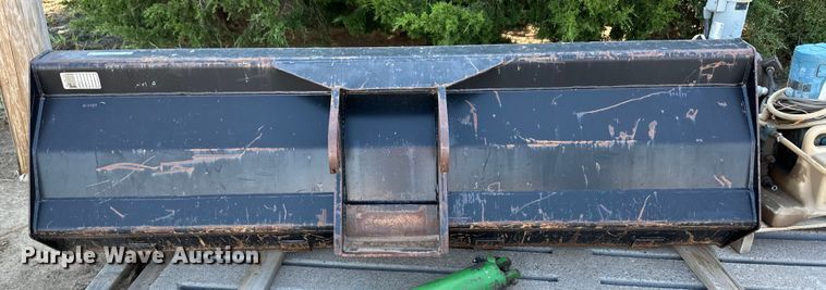 image for item OM9591 Lull Skytrak 7110744 telehandler bucket