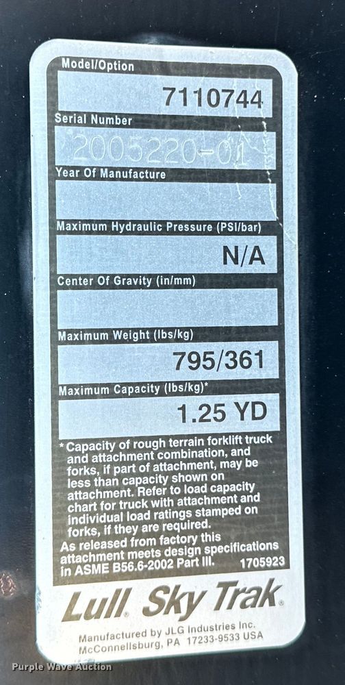image for item OM9591 Lull Skytrak 7110744 telehandler bucket