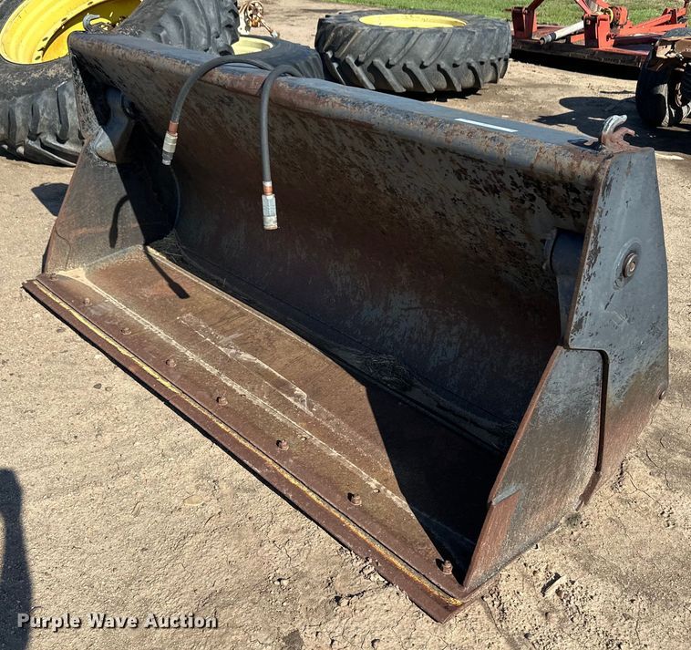 image for item OM9593 Fabick loader bucket