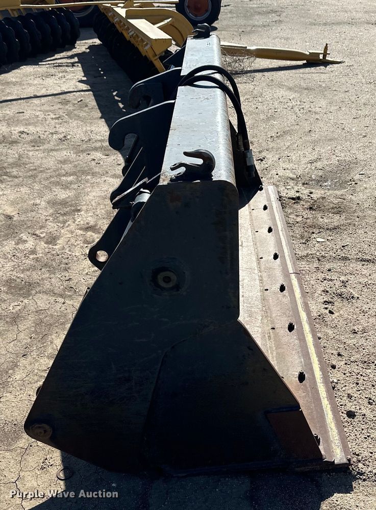 image for item OM9593 Fabick loader bucket