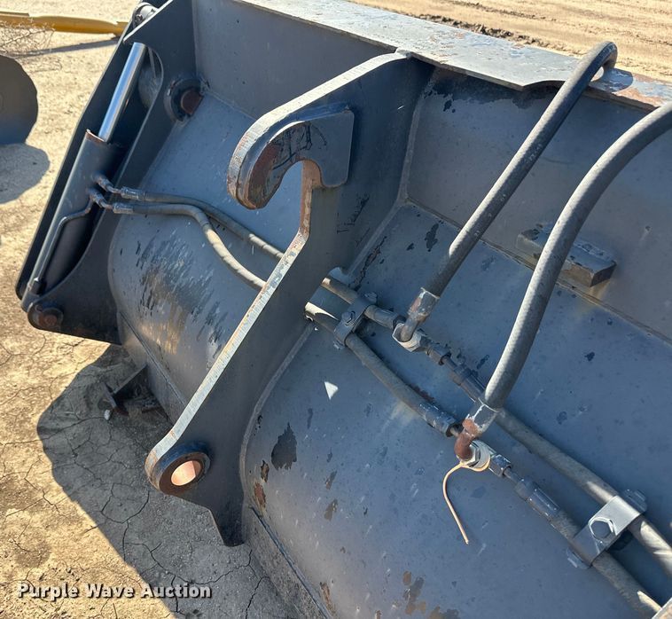 image for item OM9593 Fabick loader bucket