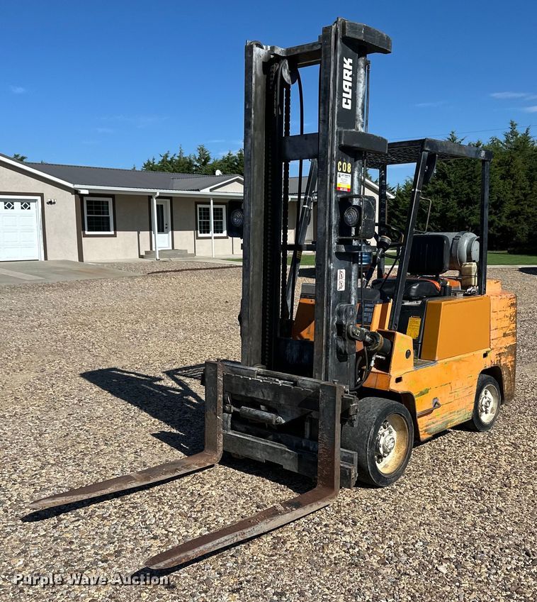 image for item OM9596 Clark C500-70 forklift