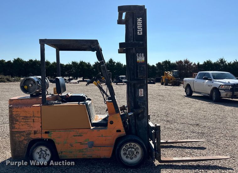 image for item OM9596 Clark C500-70 forklift