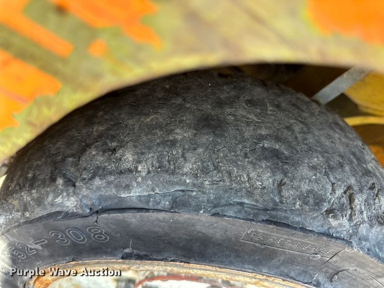 image for item OM9596 Clark C500-70 forklift