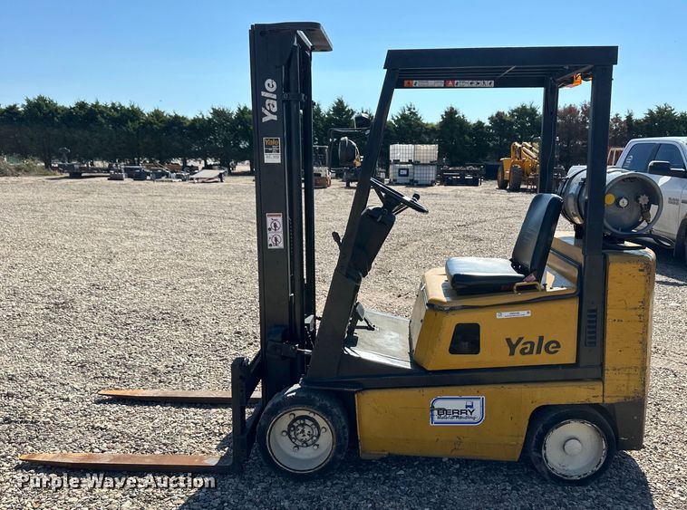 image for item OM9598 Yale GC040AENUAE083 forklift