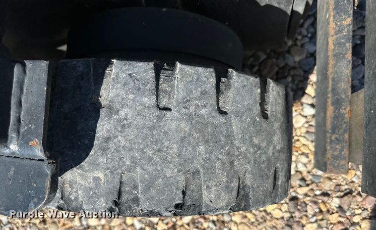 image for item OM9598 Yale GC040AENUAE083 forklift