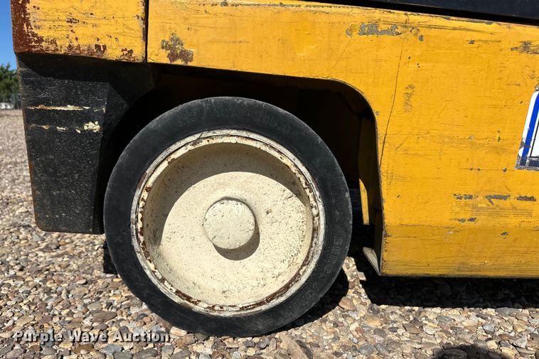 image for item OM9598 Yale GC040AENUAE083 forklift