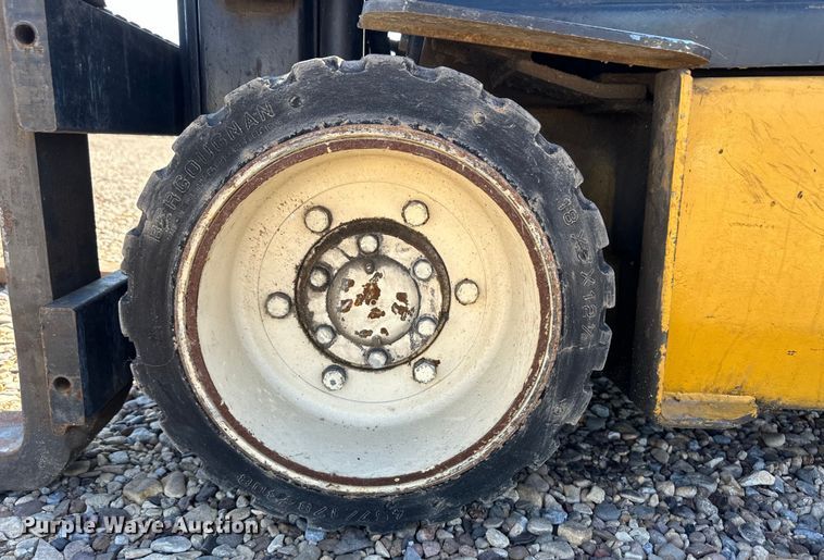 image for item OM9598 Yale GC040AENUAE083 forklift