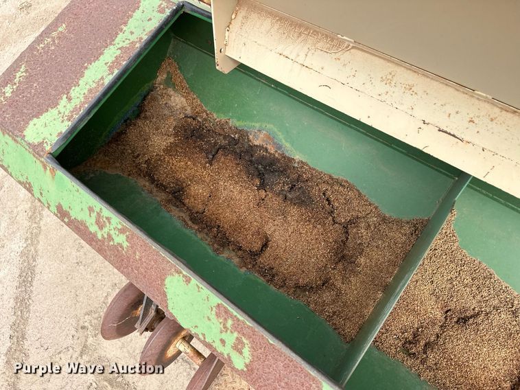 image for item OM9621 Great Plains 30-361080-HS seeder