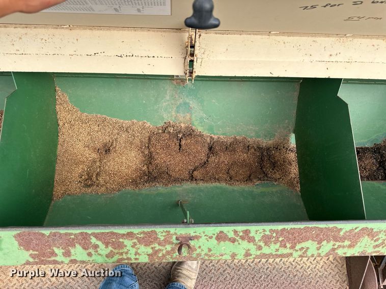 image for item OM9621 Great Plains 30-361080-HS seeder