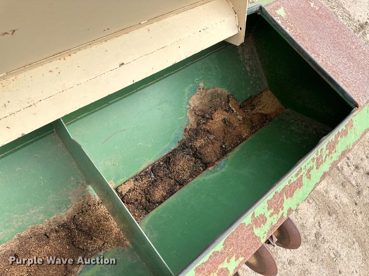 image for item OM9621 Great Plains 30-361080-HS seeder