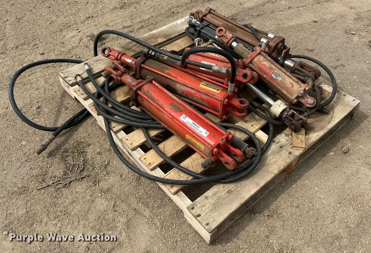 image for item OM9625 (7) hydraulic cylinders