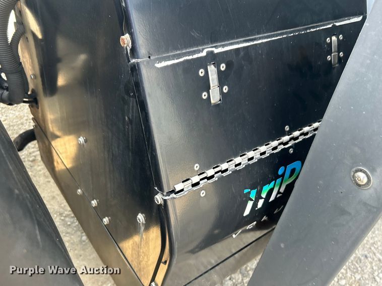 image for item DJ6378 2016 Freightliner Cascadia semi truck