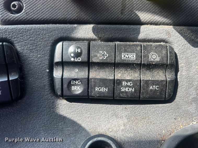 image for item DJ6378 2016 Freightliner Cascadia semi truck