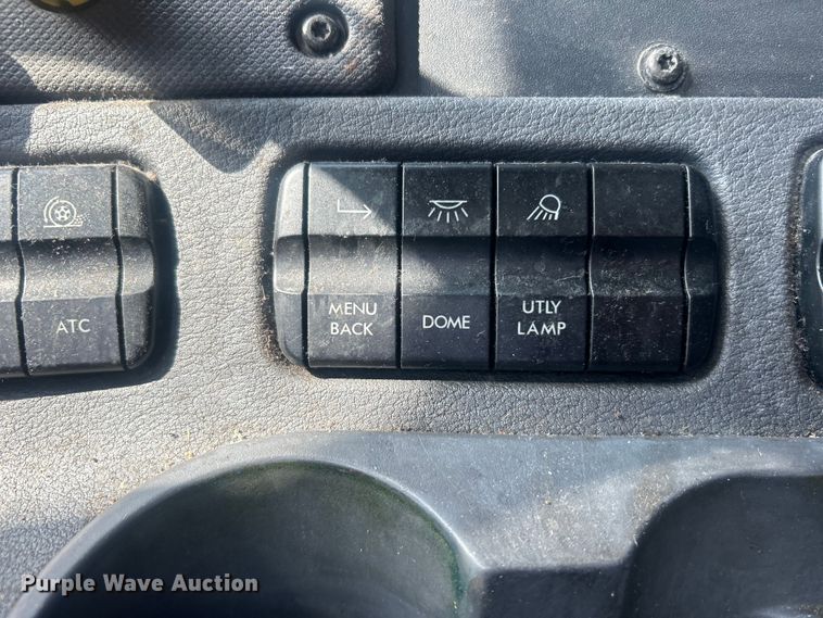 image for item DJ6378 2016 Freightliner Cascadia semi truck