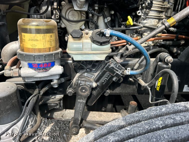 image for item DJ6378 2016 Freightliner Cascadia semi truck