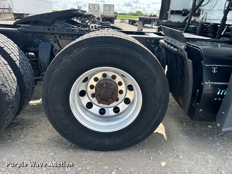 image for item DJ6378 2016 Freightliner Cascadia semi truck