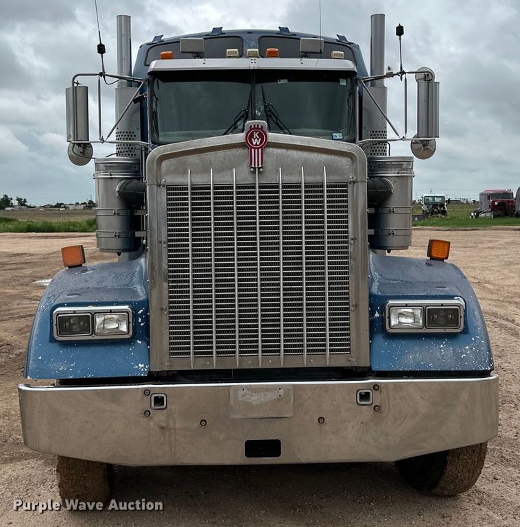 image for item DK6667 2005 Kenworth W900 semi truck